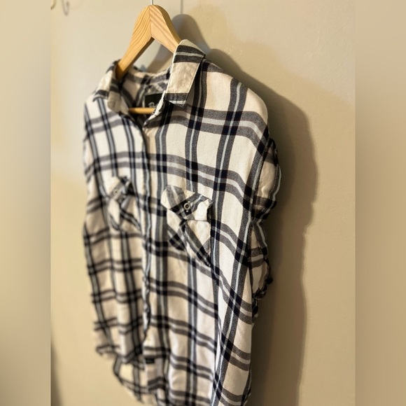 Rails X Free People Sleeveless Charli Vanilla/Navy Lightweight Plaid Top Medium - Picture 3 of 10